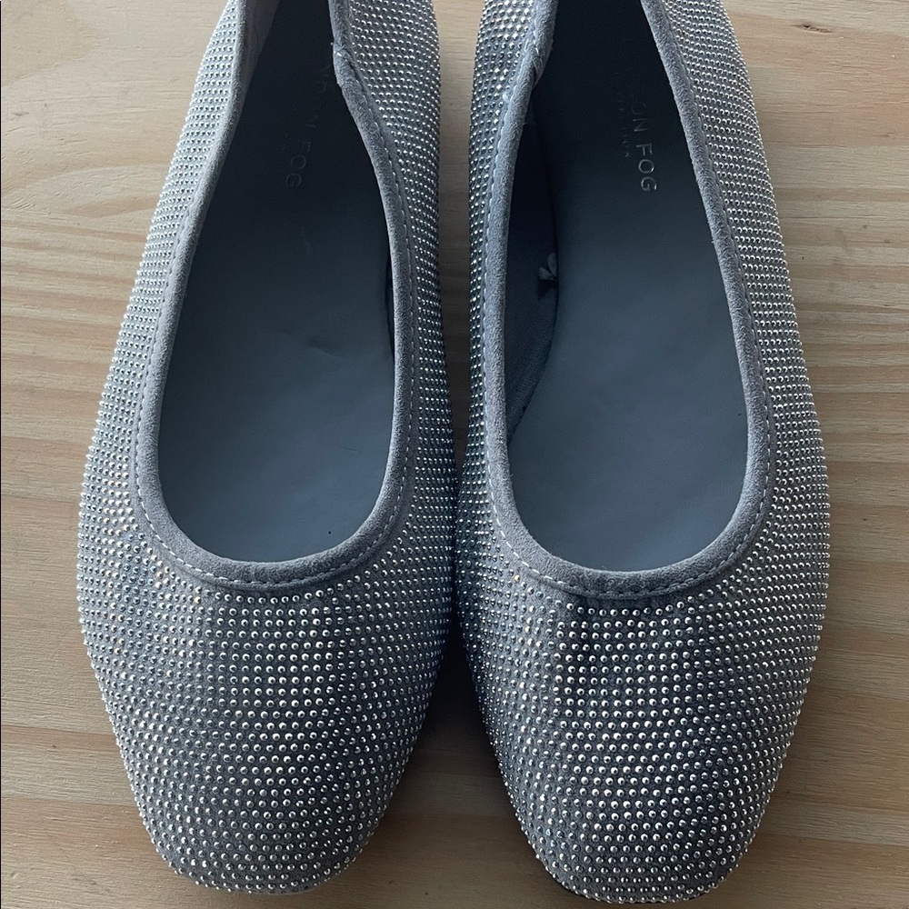 London Fog Silver Embellished Women's Flats Size 9W